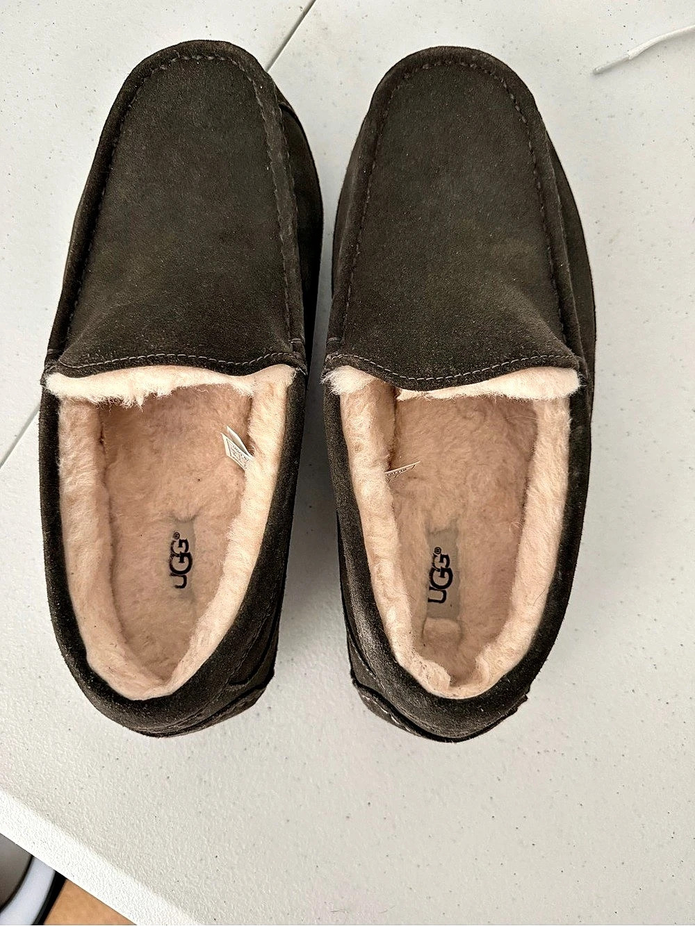 UGG Men’s Ascot Slipper US 9